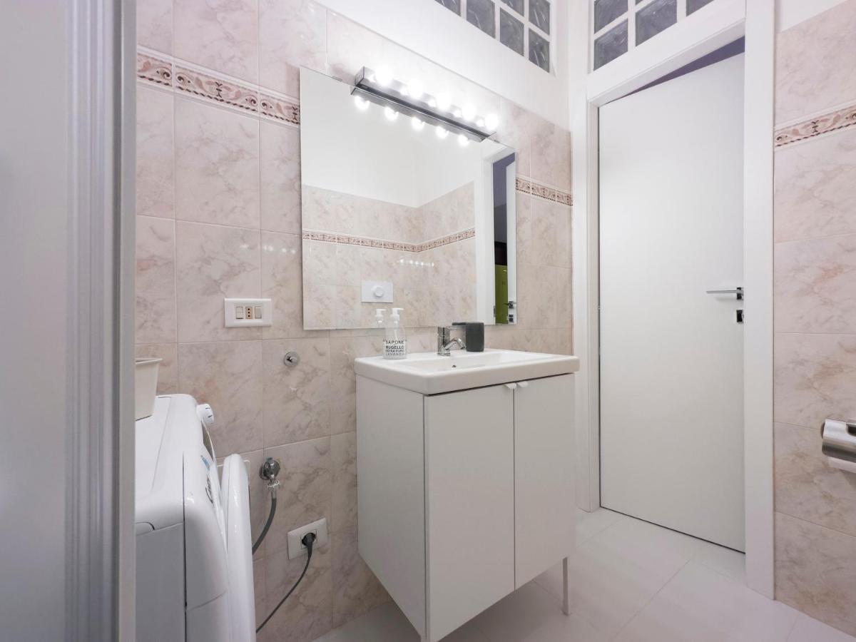מילאנו Xenia Apartments - Stylish Colorful Apt- Upbeat & Well-Connected Area מראה חיצוני תמונה